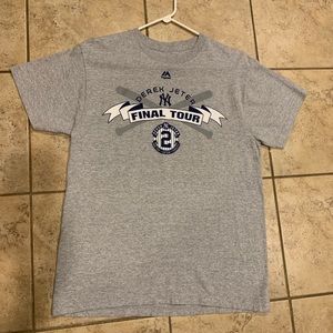 NY Yankees Derek Jeter shirt like new, boys/young adult size Medium